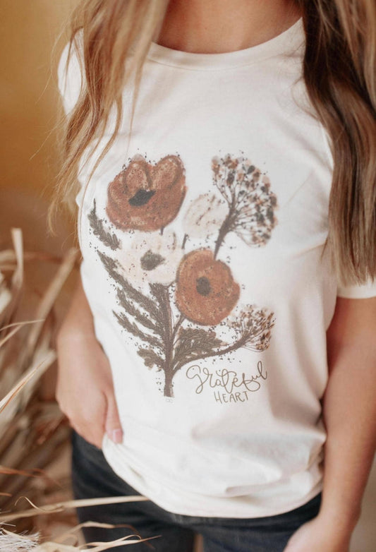 Whitney | Chaudoin Creations - Grateful Heart Graphic Tee