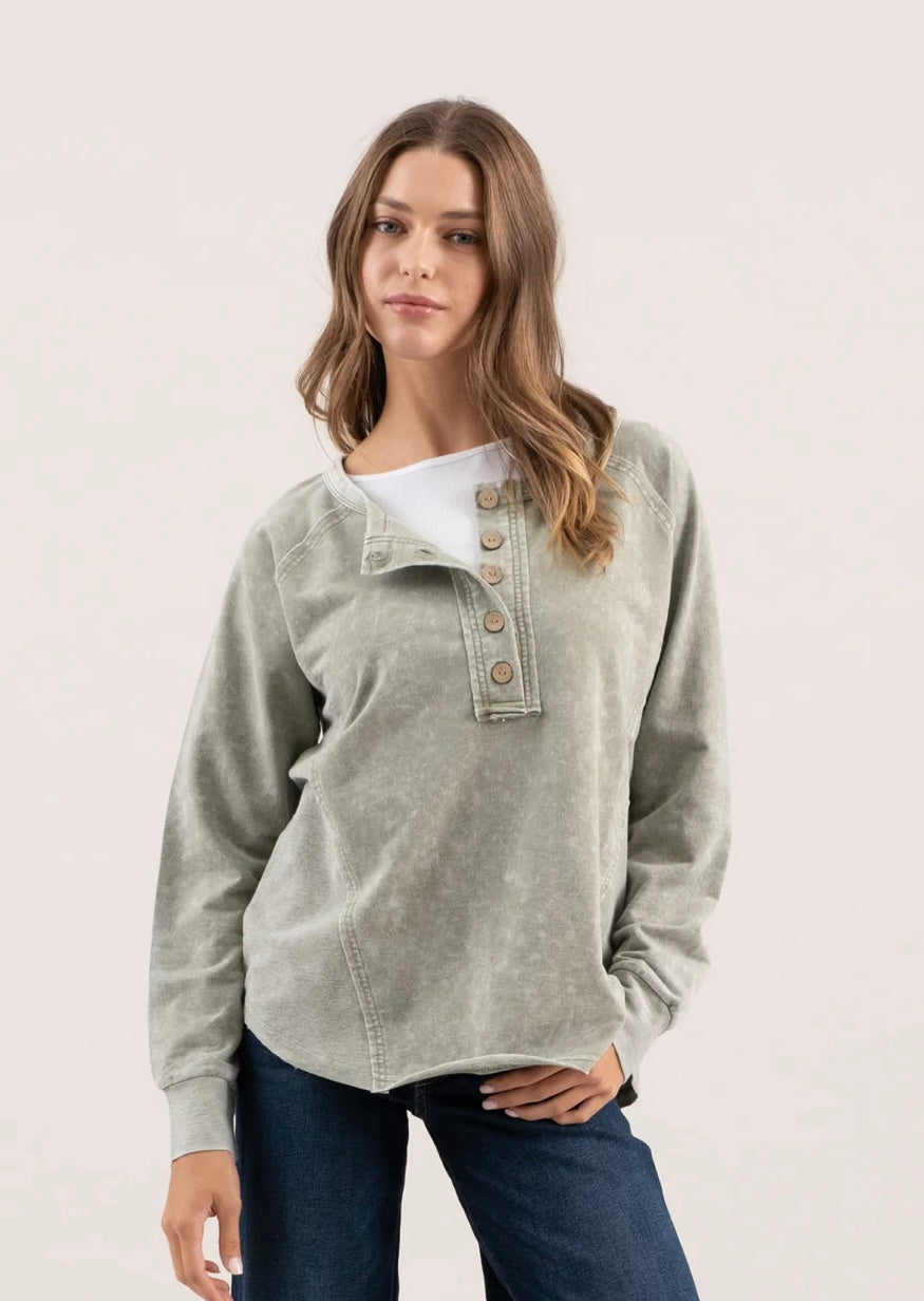 WASHED HENLEY RAGLAN LONG SLEEVE KNIT TOP
