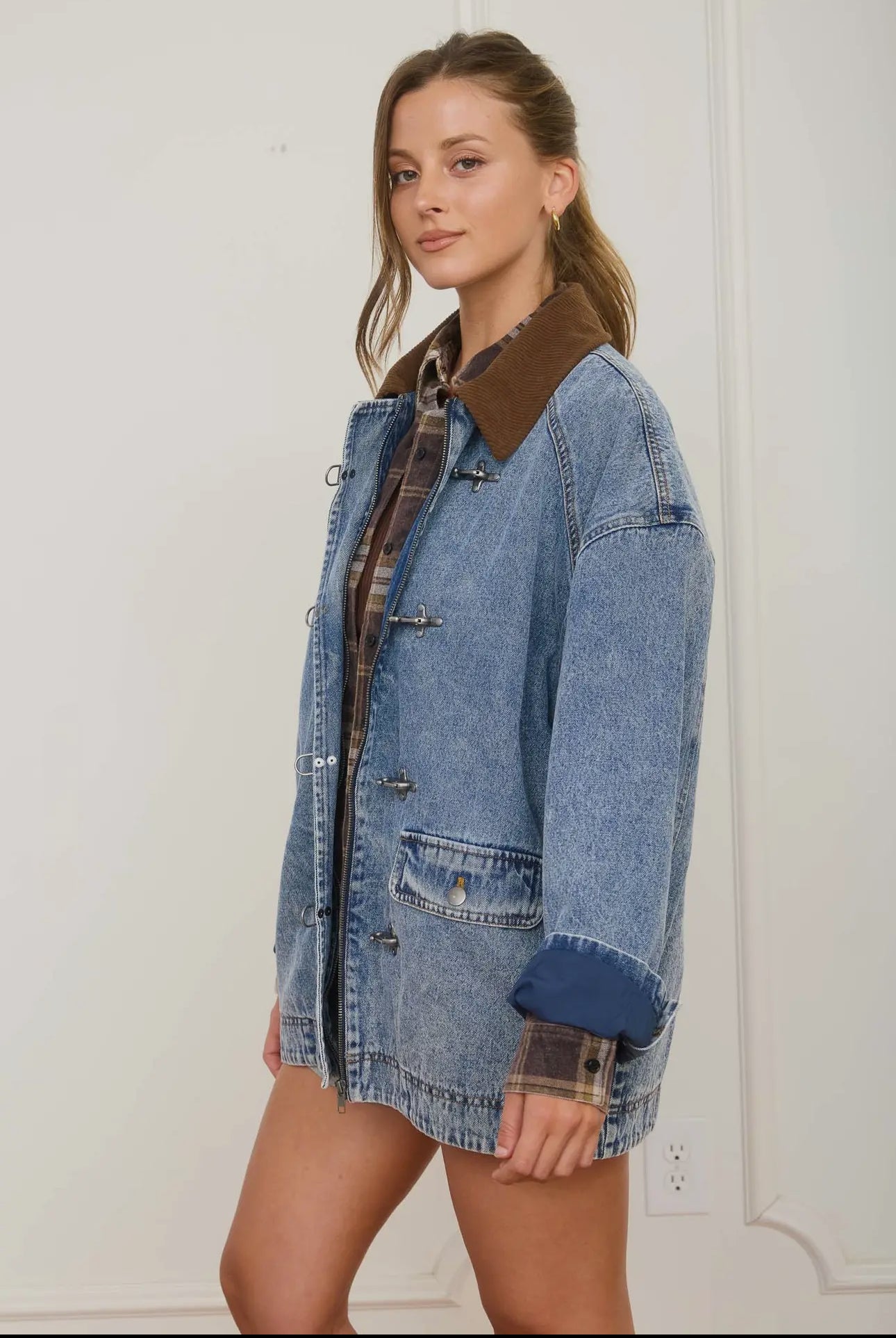 Denim Contrast Collar Jacket With Hook Latches